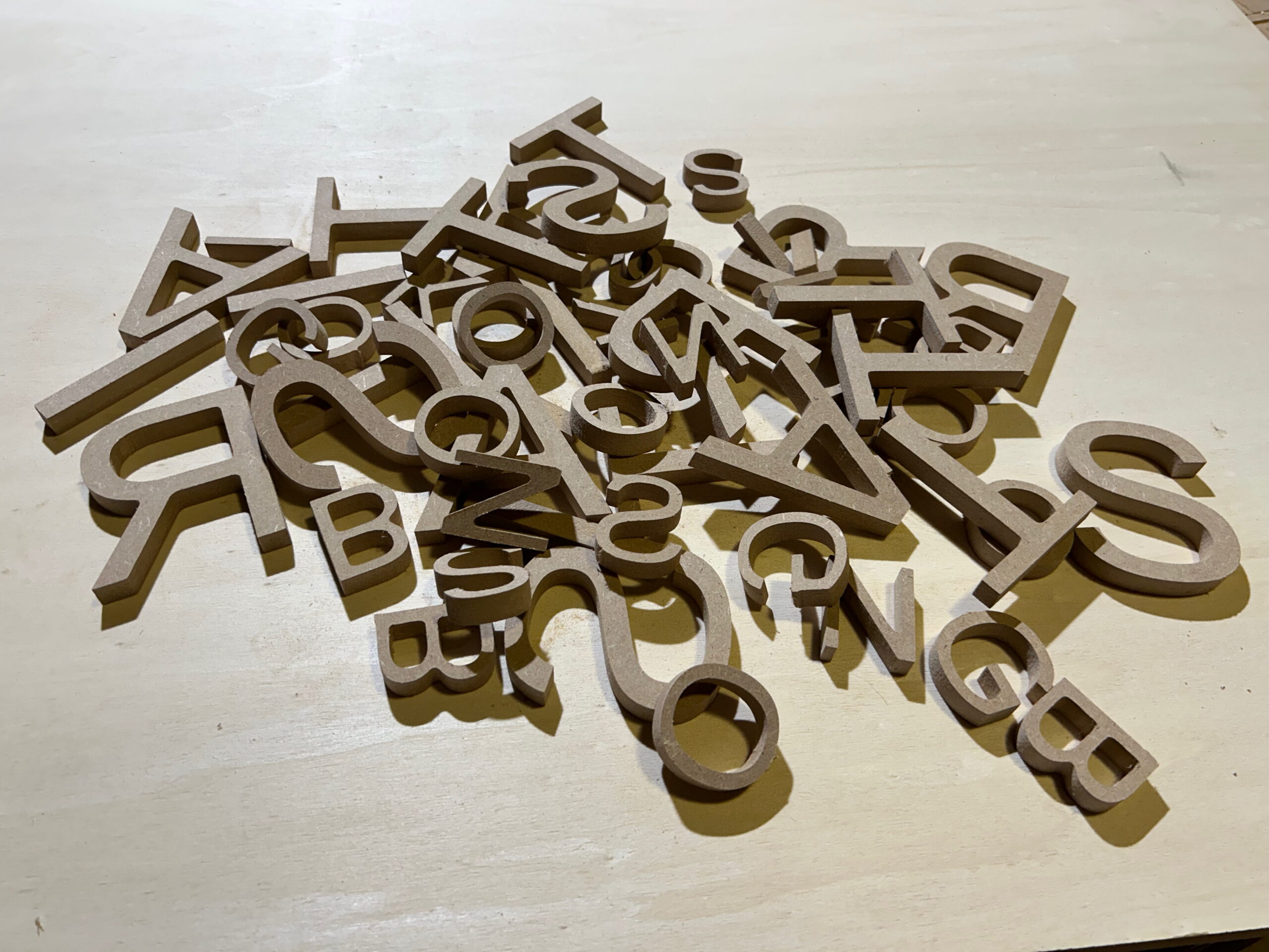 Mdf Dunne En Kleine Houten Letters Op Maat Elk Font Formaat En Houtsoort Mogelijk Houtenletters Shop